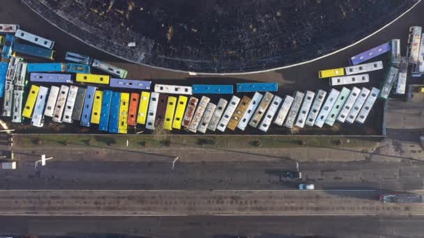 Vista Aérea Carretera Ciudad Kiev Ucrania Coches Pasando Vieja Sombra — Vídeo de stock