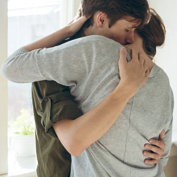 Young Man Embrace Tenderly His Girl Close Detail — Stock Photo, Image