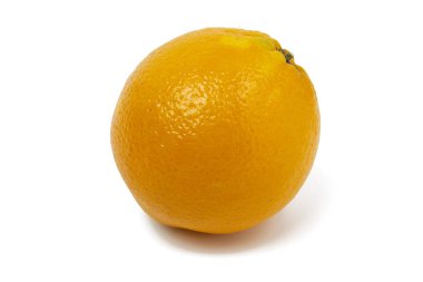 Taze turuncu, vitaminleri beyaz arka planda izole edilmiş..