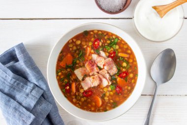 Havuçlu mercimek çorbası ve kızarmış pastırma. Yemek tarifleri. Alman mutfağı..