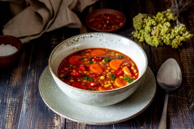 Havuçlu ve biberli mercimek çorbası. Yemek tarifleri. Alman mutfağı..