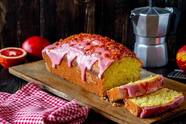 Bolo Laranja Caseiro Fundo Madeira Laranjas Vermelhas Receitas Pastagens Comida — Fotografia de Stock