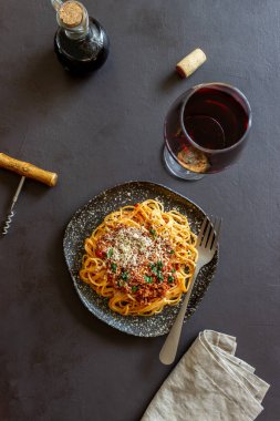 İtalyan makarnası bolonez. Spagetti. Ulusal Mutfak Tarifi Kırsal