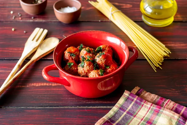 Gehaktballen Een Houten Achtergrond Traditionele Italiaanse Keuken Recept — Stockfoto