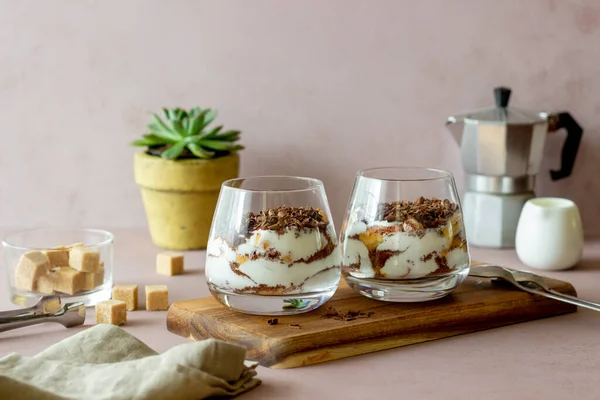 Dessert Italiano Tiramisù Bicchiere Cucina Nazionale Ricetta Tradizionale — Foto Stock