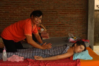 Taylandlı Asyalı masaj Avrupa genç çocuk için performans