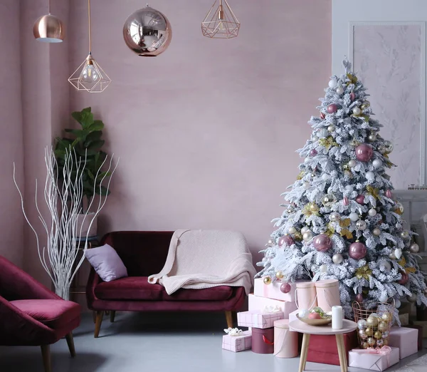 Buon Natale carta con albero di Natale giocattoli decorazione presente — Foto Stock