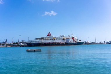 Las Palmas 11 Ekim 2019: Boudicca yolcu gemisi Las Palmas de Gran Canaria limanına yanaştı ve Petroport gemisiyle yakıt ikmali yaptı.