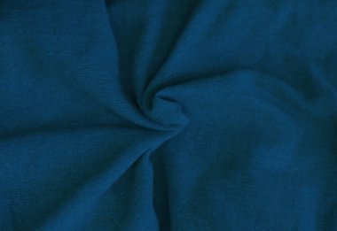 Buruşuk mavi kumaş dokusu yakın. 2020 klasik mavi rengin moda tonu