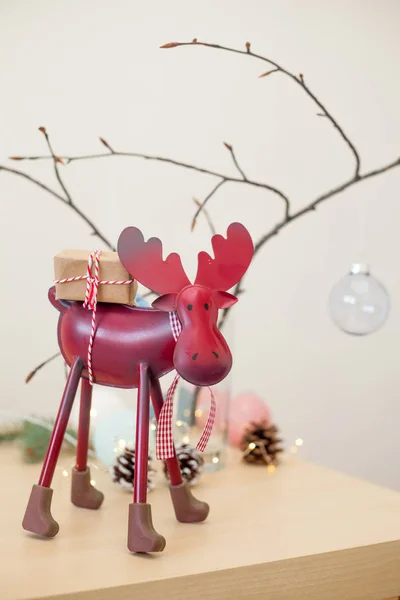 Modernas e elegantes decorações minimalistas de Natal. Idéia DIY para design de interiores, moderno clássico azul — Fotografia de Stock