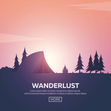 Yaz kampı. Akşam kamp, çam ormanları ve rocky Dağları. Dağlarda günbatımı. Tırmanma, doğa yürüyüşü Hiking, yürüyüş. Kamp ateşi. Doğa manzara.