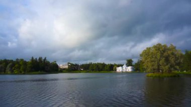 Saint Petersburg. Tsarskoye Selo. Puşkin. Göl ve Park. Rusya.