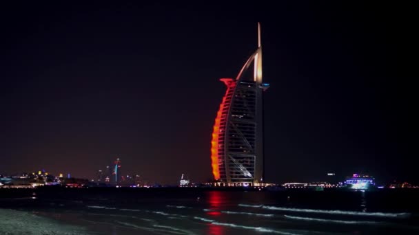 迪拜, 阿拉伯联合酋长国, 阿联酋-2018年1月19日。迪拜.阿拉伯之夜, 豪华7星级酒店美丽的建筑. — 图库视频影像