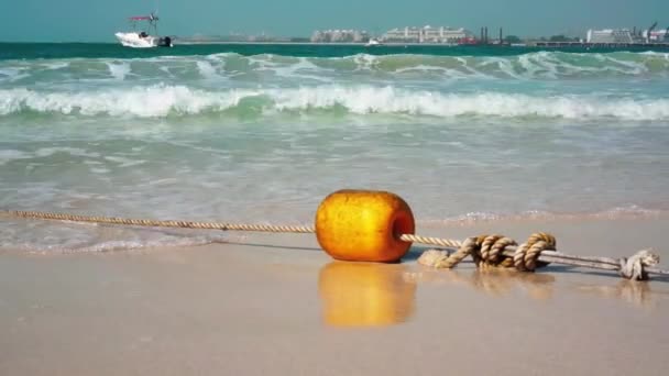 Meer Wellen über Sand Strand Urlaub Hintergrund. — Stockvideo