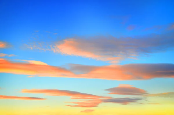 Günbatımı parlak gökyüzü arka plan — Stok fotoğraf
