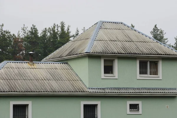 Private House Green Wall Windows Gray Slate Roof Sky Pine — Stock Photo, Image