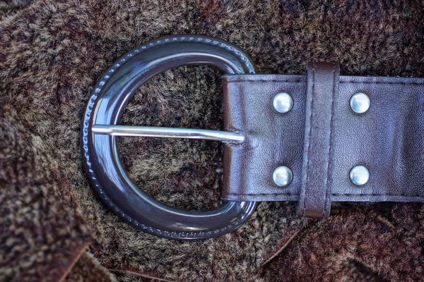 Parte Cinturón Cuero Marrón Con Una Hebilla Plástico Ropa Lana — Foto de Stock