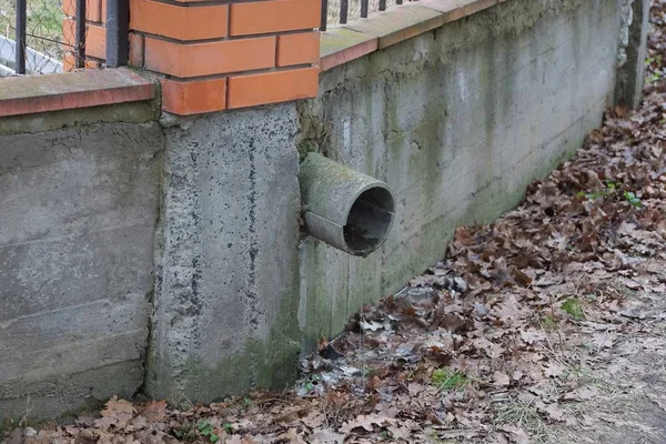 One Drainpipe Gray Concrete Foundation Fence Street — Stock Photo, Image