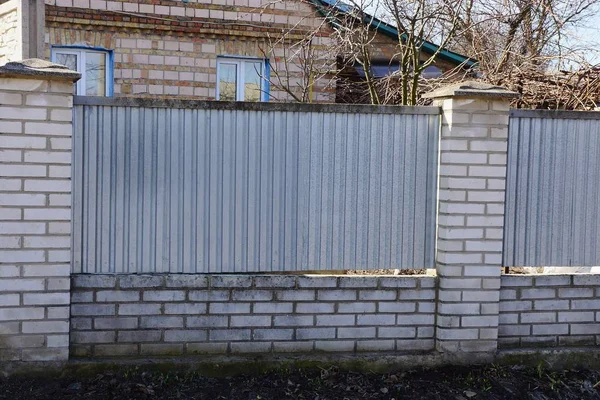 Fence Wall Made Gray Metal White Bricks Rural Street — Stock Photo, Image