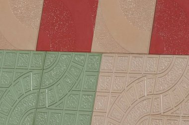 Caddedeki kare döşeme taşlarının renkli dokusu