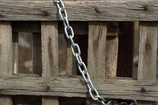 White Iron Chain Gray Wooden Fence Boards Street — Stock Photo, Image