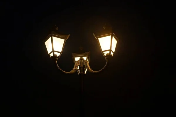 Three Lanterns Pole White Glow Black Background Night Street — Stock Photo, Image
