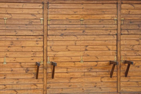 Brązowa Drewniana Faktura Desek Ścianie Drzwi Ulicy — Zdjęcie stockowe