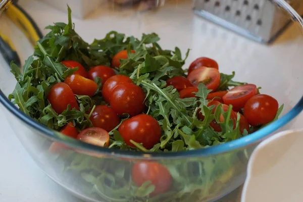 Green Salad Food Red Tomatoes Glass Bowl Table — Stock Photo, Image