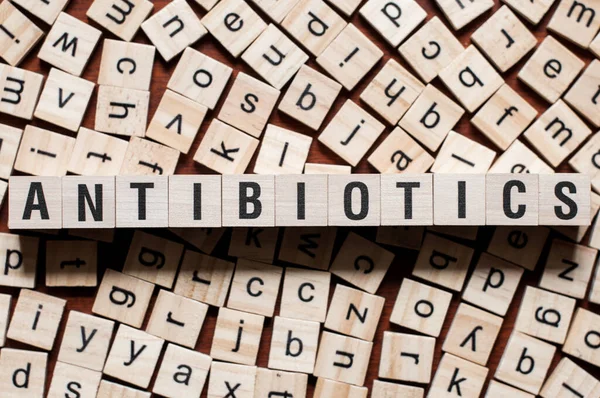 Concepto de palabra antibióticos — Foto de Stock