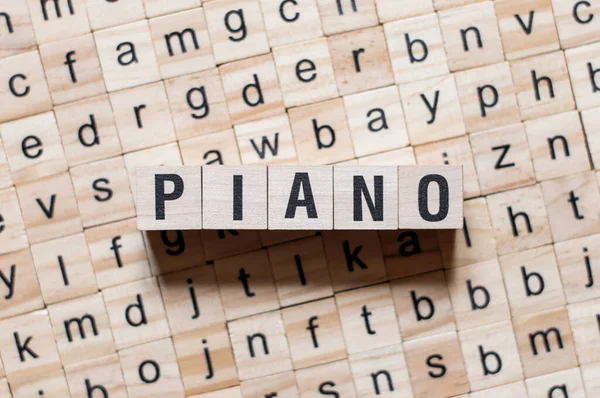 Conceito de palavra piano — Fotografia de Stock