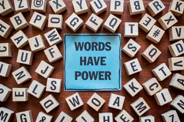 Las palabras clave tienen la palabra Poder escrita en bloques de madera — Foto de Stock