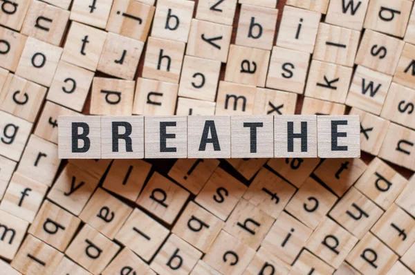 The word of BREATHE on building blocks concept — Stock Photo, Image