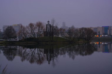 Sisli hava Minsk görünümü, Svisloch yansıma ile
