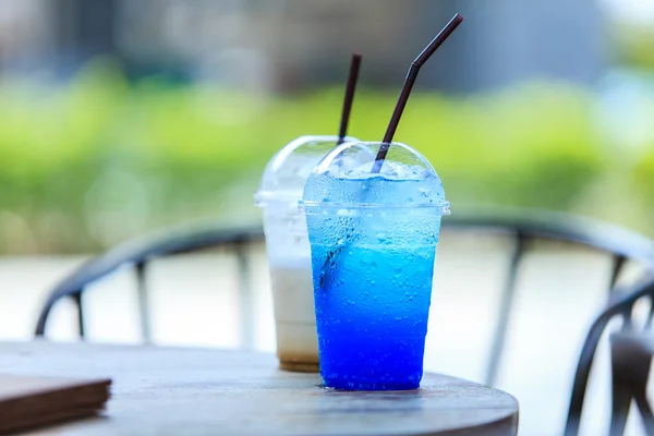 Soda de arándano Hielo en cafetería al aire libre —  Fotos de Stock