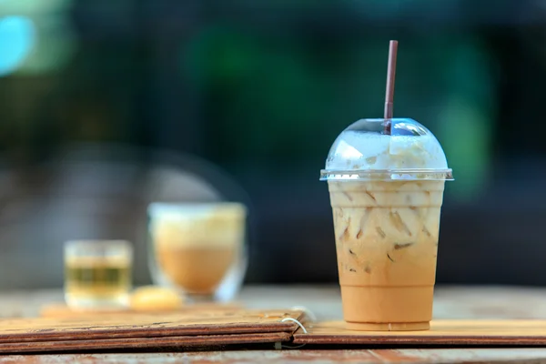 Ice coffee in outdoor cafe — стоковое фото
