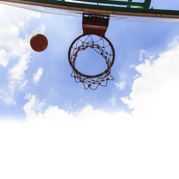 Campo de basquete objetivo — Fotografia de Stock