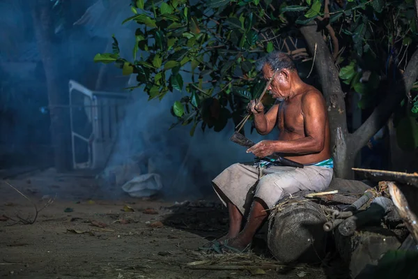 Viejo asiático hombre —  Fotos de Stock