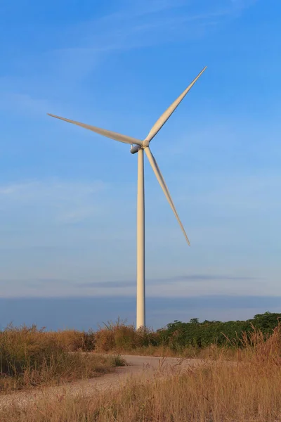 Větrná turbína moc generátor farma — Stock fotografie