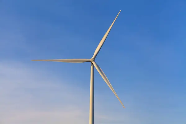 Wind turbine macht generator boerderij — Stockfoto