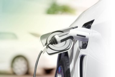 Bir elektrikli araba, ulaşım geleceği şarj