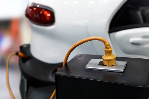 Charging an electric car, Future of transportation