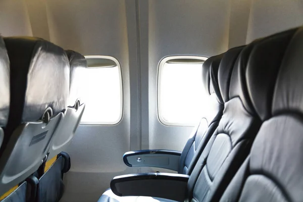 Ventana de avión desde el interior del avión — Foto de Stock