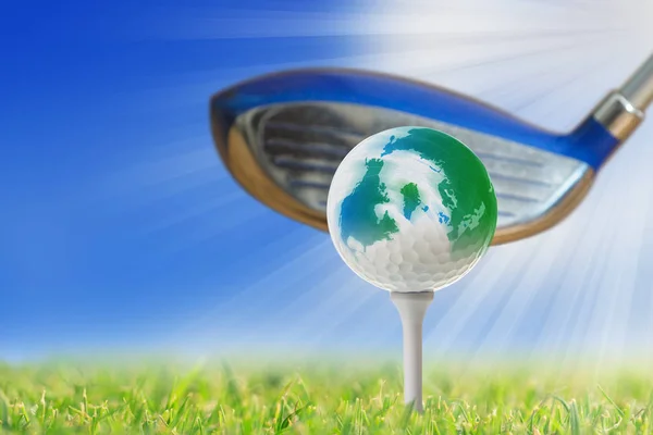 World golf ball on tee in golf course — Stock Photo, Image