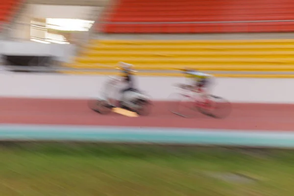 Ciklus versenyző a sportoló a verseny Sport versenypálya — Stock Fotó