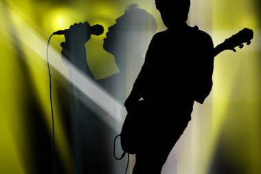 Silhouette elektro gitar oyuncu ve şarkıcı bir sahnede canlı