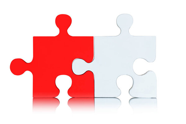 кусочки головоломки на белом фоне