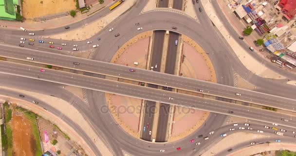 Letecký pohled shora krásná silnice křižovatka — Stock video
