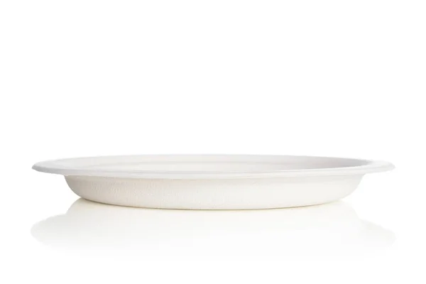 흰색 배경에 고립 된 자연 종이 접시 — 스톡 사진