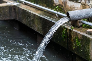 Atıksu akışı kanalizasyon, küçük kanalı Kanalizasyon borular için