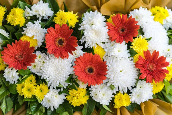 Смешанный свадебный цветок, разноцветный цветочный фон — стоковое фото